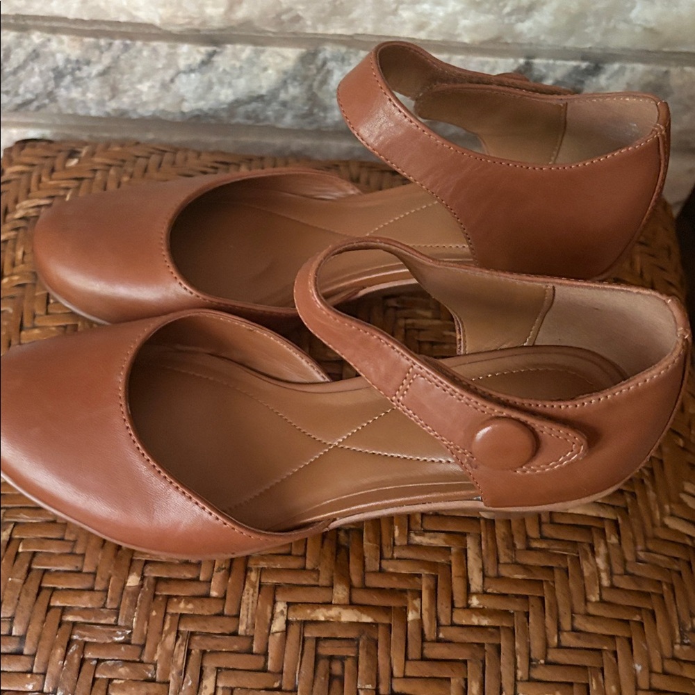 Easy Spirit Women's Cognac Ankle-Strap Low Heel Pumps